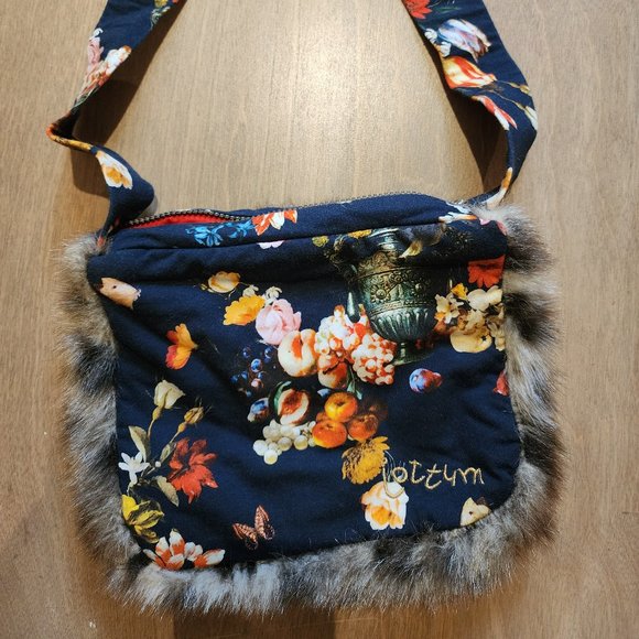 Bag - Picture 1 of 3